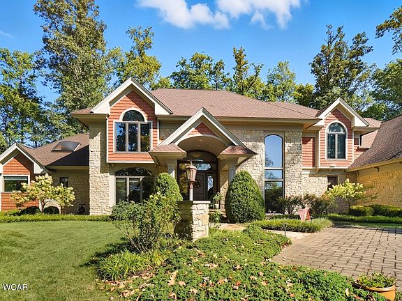 3rd image of 3039 Lakeshore Dr