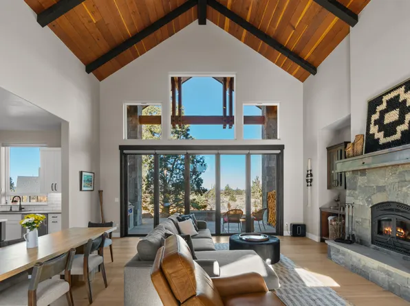 17646 SW Chaparral Dr, Powell Butte, OR 97753