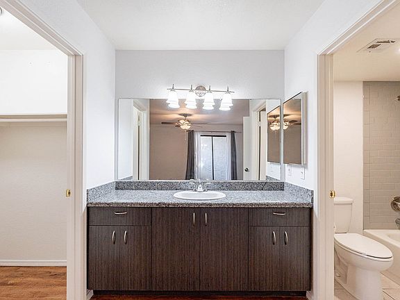 5th image of 850 S River Dr Unit 2073