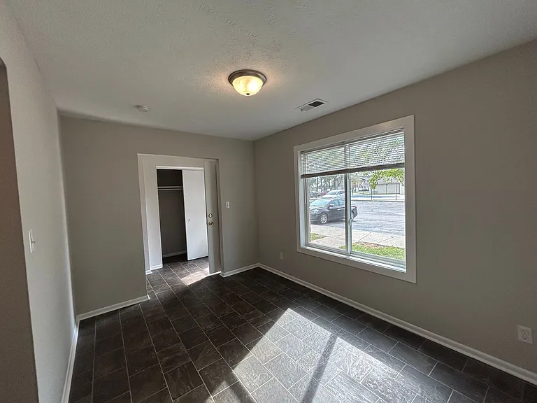 Fairview Court Apartments — Photo 49
