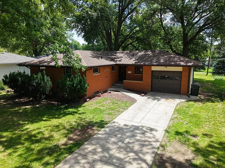 7221 Lexington Ave — Photo 1