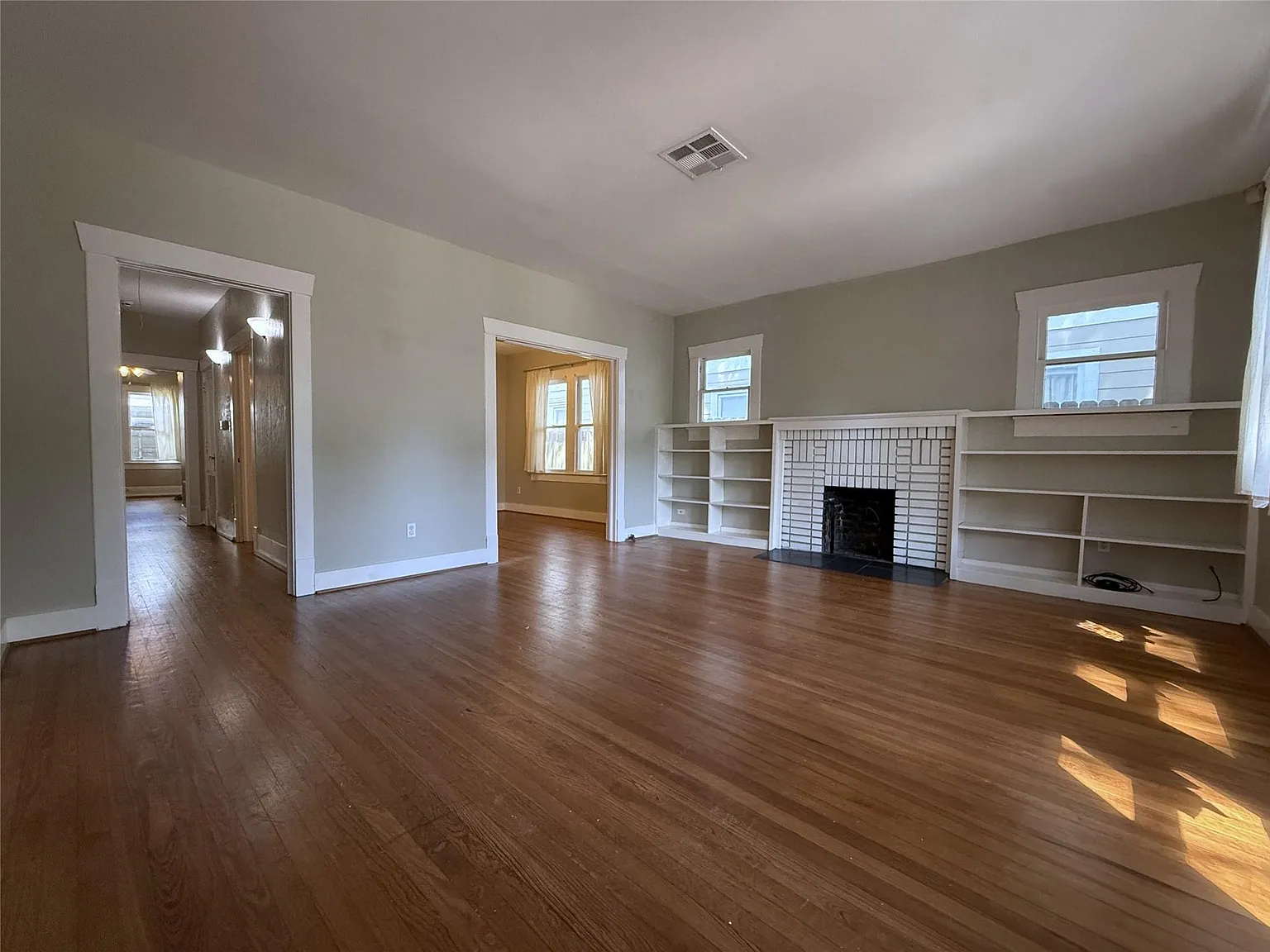 3 bed, 2.0 bath, 1521 sqft, $2,650 — Photo 3