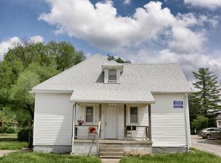 1427 9th St #14272, Charleston, IL 61920