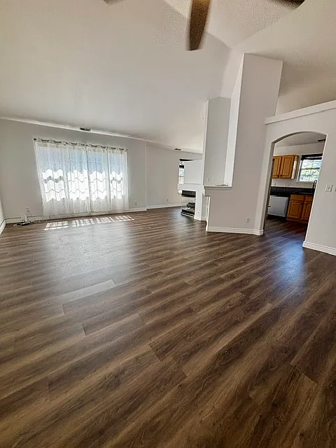 2 bed, 1600 sqft, $2,800 — Photo 2