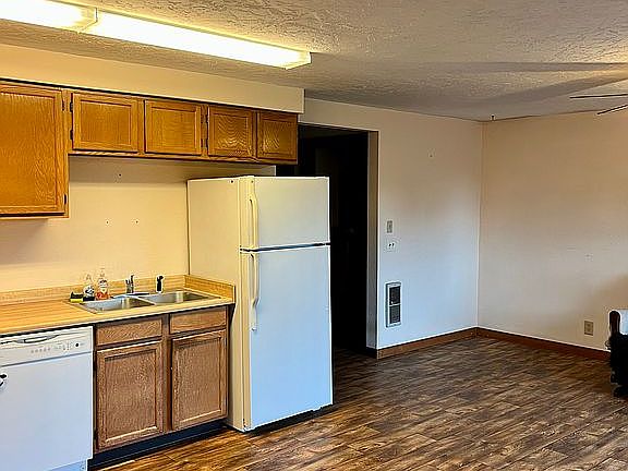 3rd image of 4217 NE 44th St