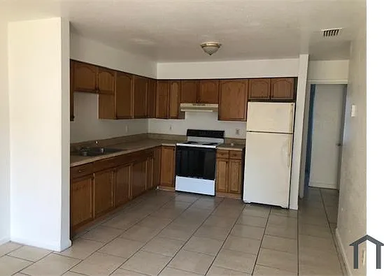 1204 E Yukon St #B — Photo 9