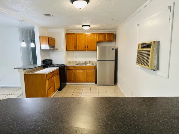 4518 4th St, Moss Point, MS 39563