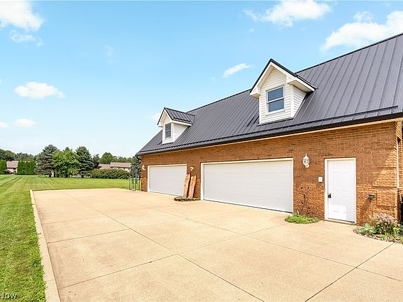 5th image of 3371 Sherbrook Dr