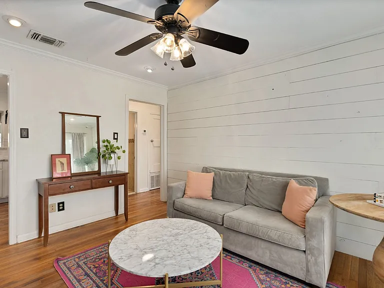 431 Irvington Dr — Photo 6