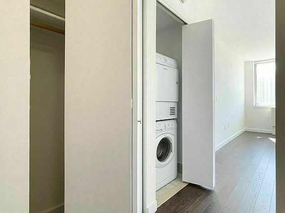 4th image of 310 E 2nd St APT 8L