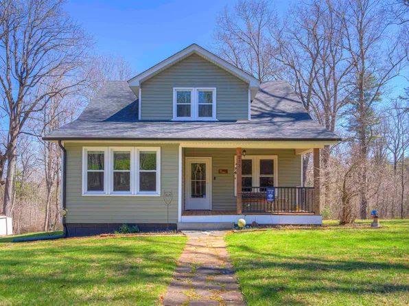 213 Christiansburg Pike NE, Floyd, VA 24091