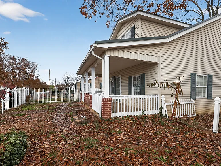 721 Myrtle St — Photo 13