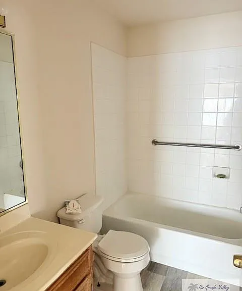 2888 Seville Blvd — Photo 11
