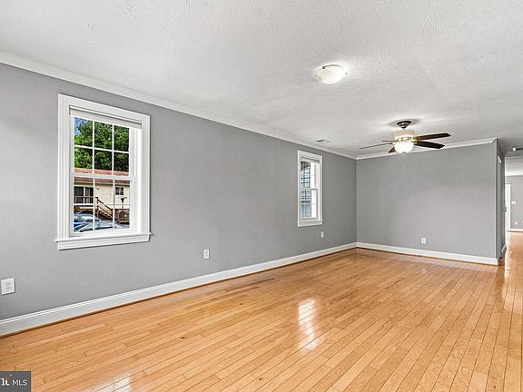 5th image of 3717 5th St