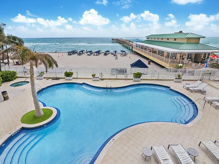 16699 Collins Ave #3204 — Photo 9