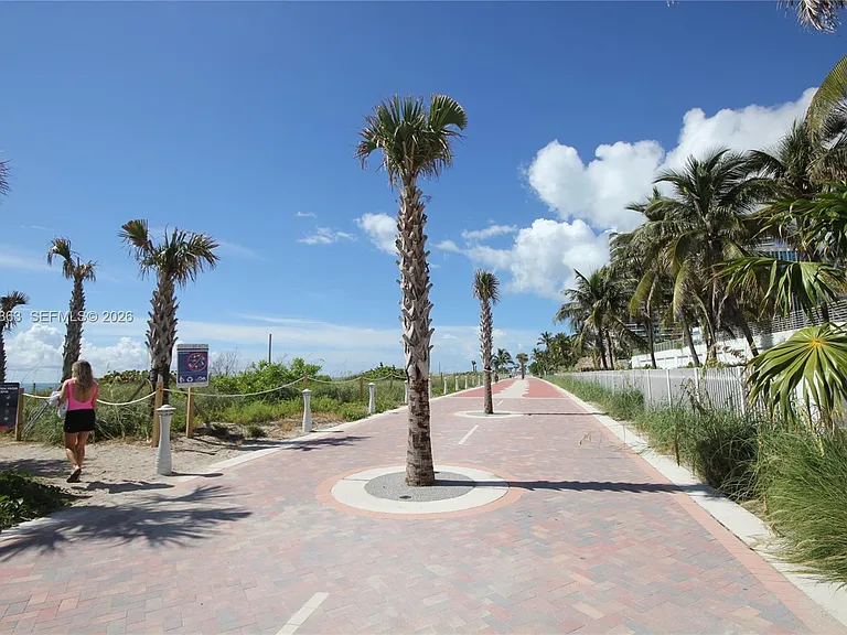 5161 Collins Ave #1012 — Photo 32