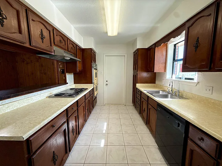 201 Gumwood Ln — Photo 8
