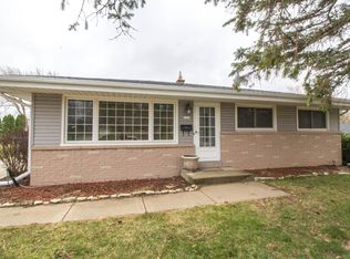 7433 Dartmoor Ave, Greendale, WI 53129