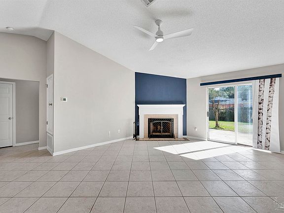 4th image of 1021 Oak View Dr