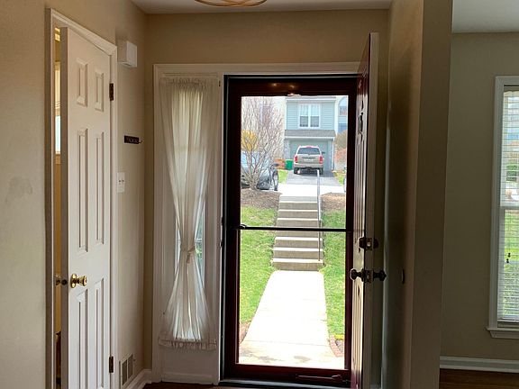 2nd image of 105 Knollwood Ct