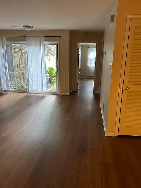 1 bed, 1000 sqft, $1,550 — Photo 1