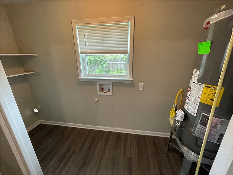 2526 Jackson St — Photo 6