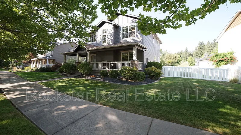 5 bed, 4.0 bath, 4179 sqft, $3,900 — Photo 1