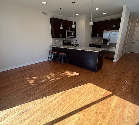 4th image of 2447 Coral St #A