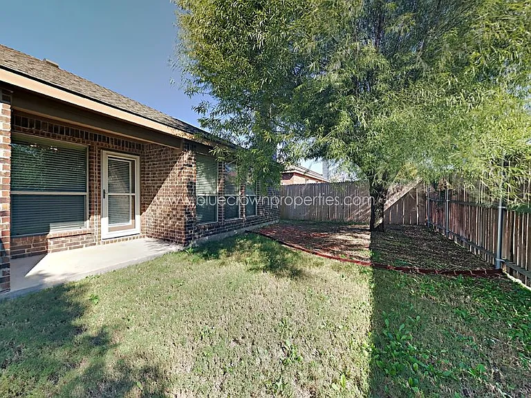 1103 Bexar Ave — Photo 16