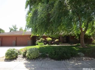 475 1st St, Escalon, CA 95320