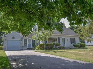 1036 Cherry Hill Ln, Webster, NY 14580