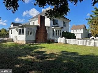 2nd image of 208 N Morris St