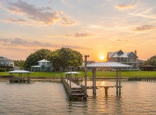 2823 Bayshore Dr, Bacliff, TX 77518