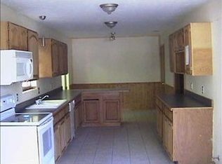 914 Austrian Rd, Grand Prairie, TX 75050