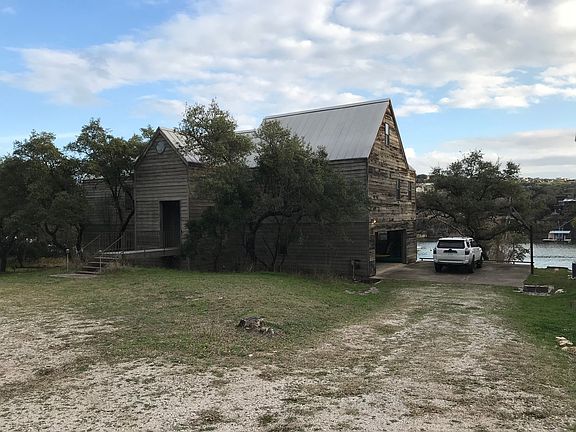 2nd image of 815 Cat Hollow Club Dr