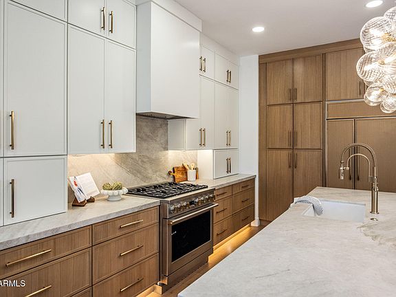 5th image of 9305 E CANYON VIEW Road