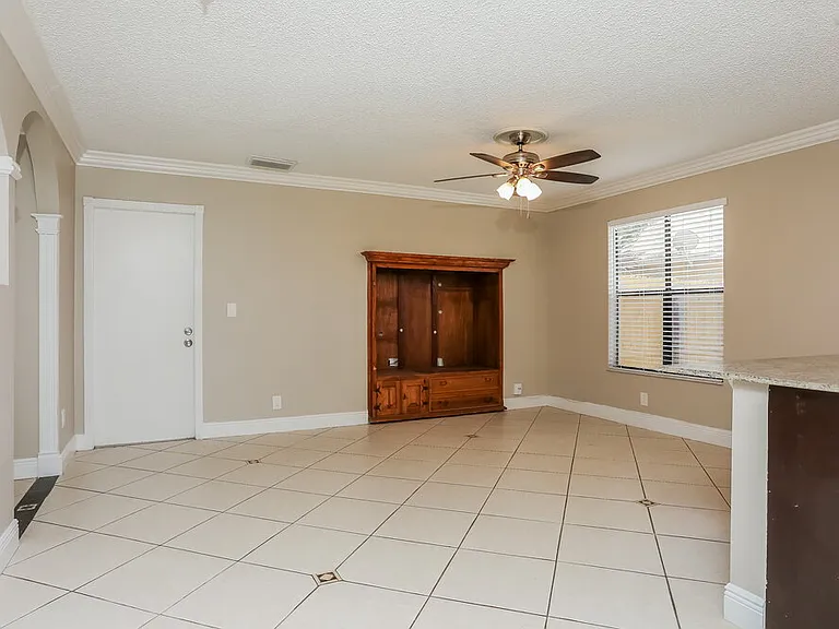 11235 NW 43rd Pl — Photo 7