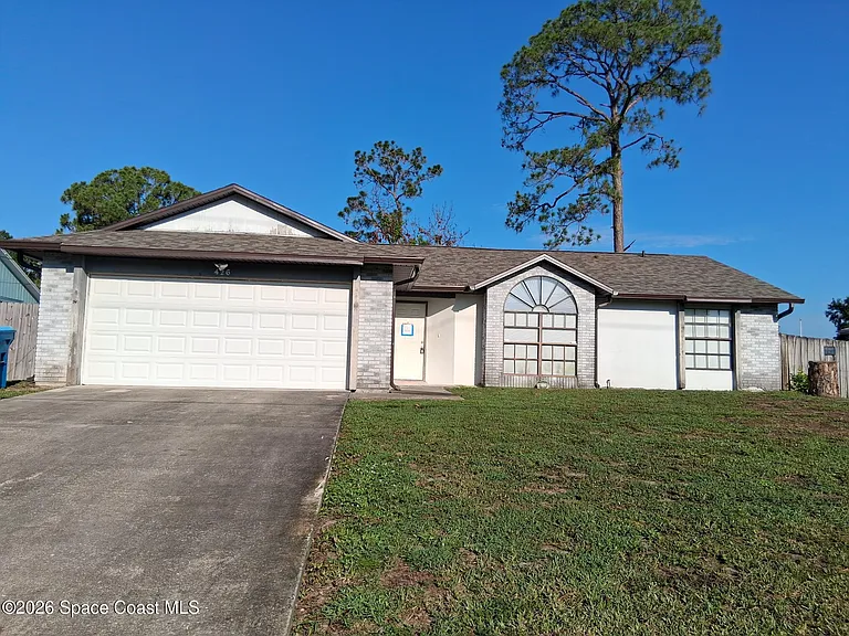 426 Jupiter Blvd NW — Photo 1