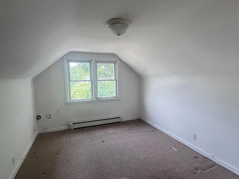 225 E Market St — Photo 5