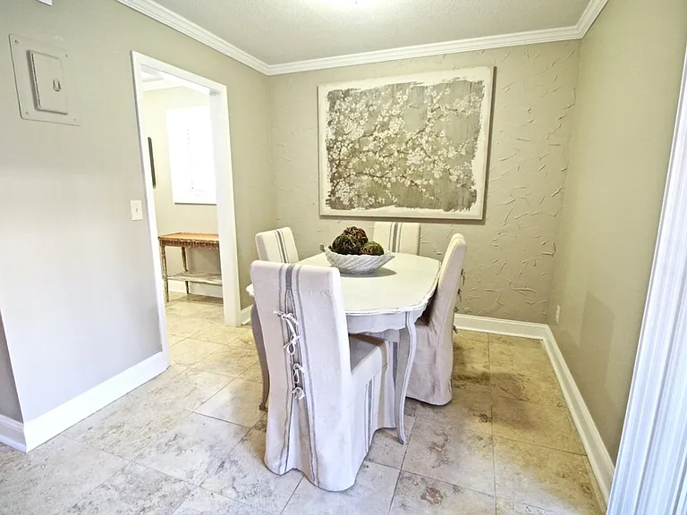 Plaza 44 Apartments — Photo 24