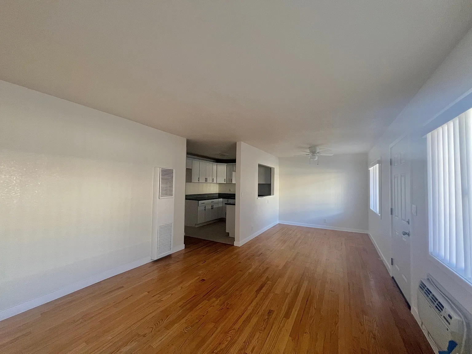 2 bed, 800 sqft, $2,500 — Photo 2