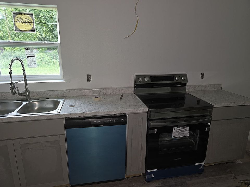 2nd image of 368 N Buchanan Ave