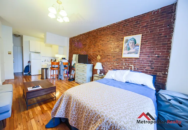 450 7th Ave #3 — Photo 3