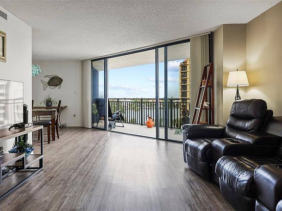3rd image of 690 Island Way APT 606