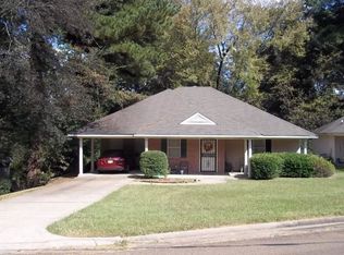 1900 Elaine St, Jackson, MS 39204