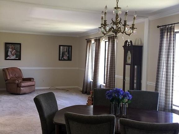2nd image of 3516 Vista Cir