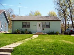 1108 S 8th St, Clear Lake, IA 50428