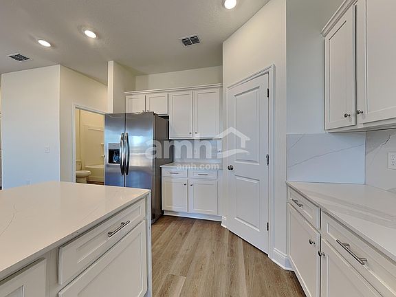 4th image of 16356 Pine Terrace St