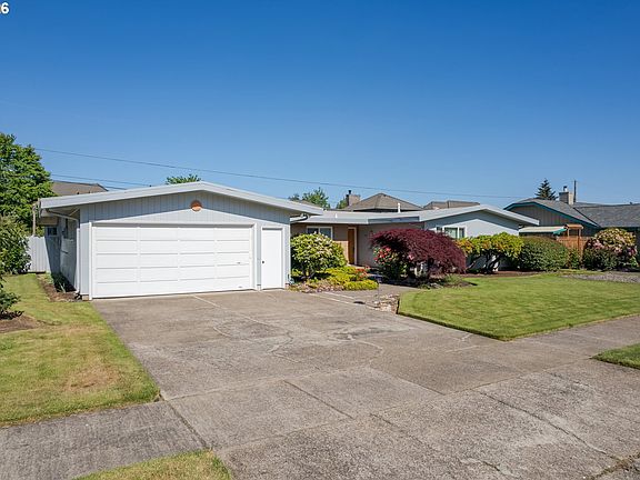 2nd image of 2872 Sarah Ln