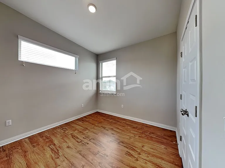 8113 Turnberry Ln — Photo 15
